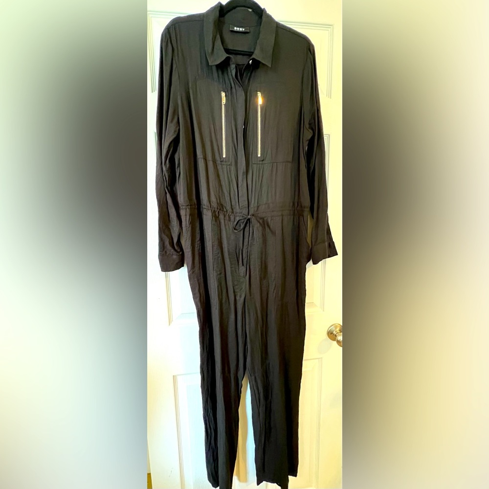 DKNY Utility Jumpsuit with Zipper detailing & drawstring/stretch waist. Size XL